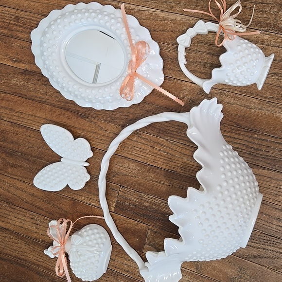 Vintage Wall Decor White Hobnail SET 5 Matching Burwood Baskets Mirror Butterfly - Picture 3 of 17